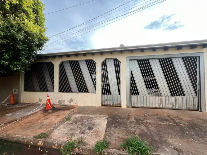 CASA COM 3 QUARTOS NO BAIRRO IRACY COELHO