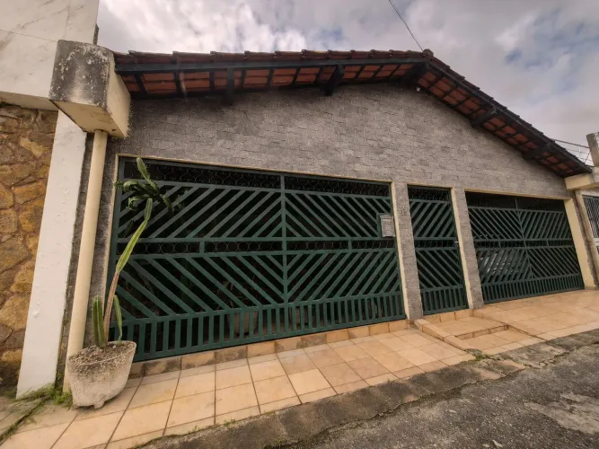Casa 5 suítes em condomínio
