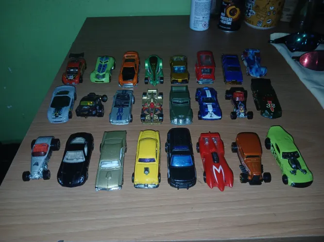 Carrinhos Hot-wheels Novos !!