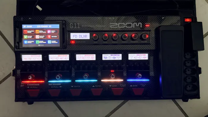 Pedaleira ZOOM G11 - NOVÍSSIMA!