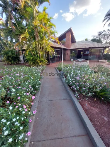 Chácara de Luxo à venda em Uberaba (Conceição das Alagoas)  3 dorms, 4 suítes e lazer comp