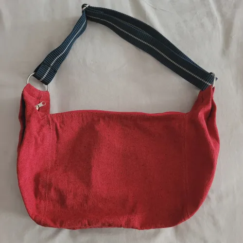 Bolsa vermelha em tecido nova
