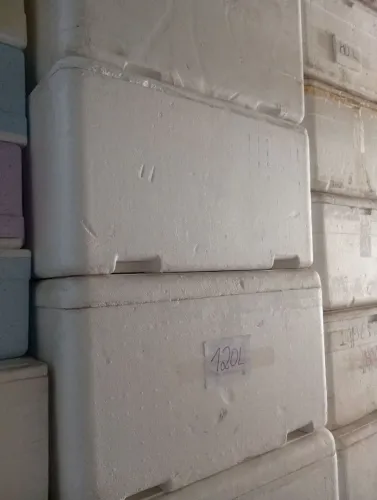 Caixa de isopor de 120 litros