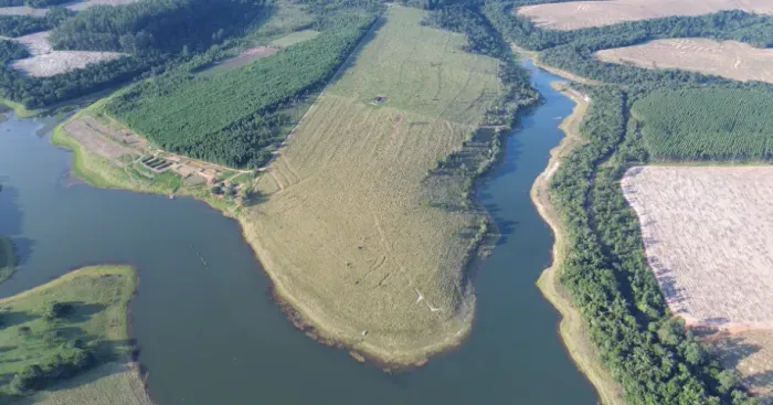 ? SÍTIO PÉ NA AREIA NA REPRESA JURUMIRIM - 16 ALQUEIRES ?
