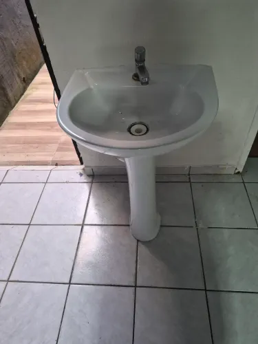 Pia de banheiro completa