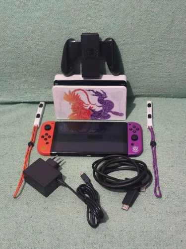 Nintendo Switch OLED Desbloq 256GB Edição Pokémon Scarlet/Violet