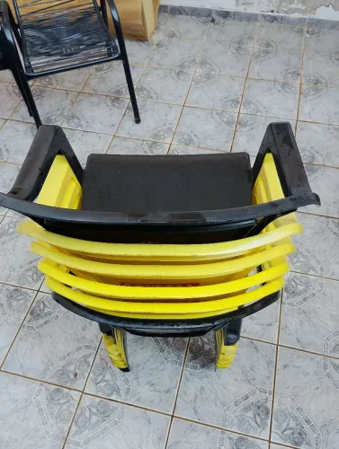 6 Cadeiras plástico