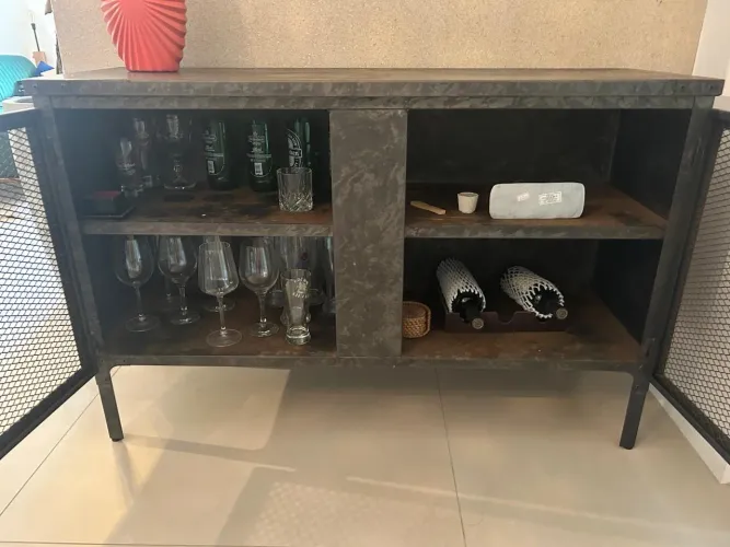 Armário buffet ferro TokStok