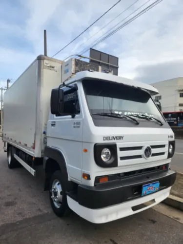 Caminhão 3/4 VW 9.150 Baú refrigerado chega a menos 5 graus