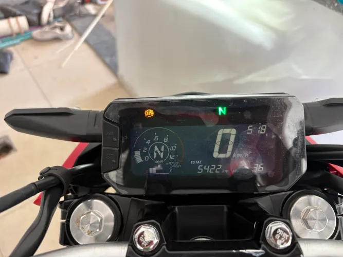 Vendo moto 300f freio abs.,obs não faço troca