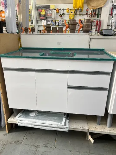 Gabinete de cozinha branco