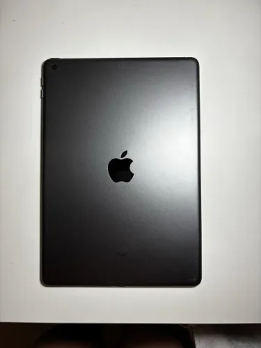 iPad 8° geração 32Gb + capa com teclado Logitech