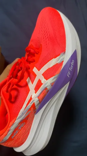 Tênis Asics Magic Speed 4