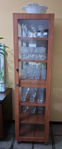 Vendo uma linda cristaleira