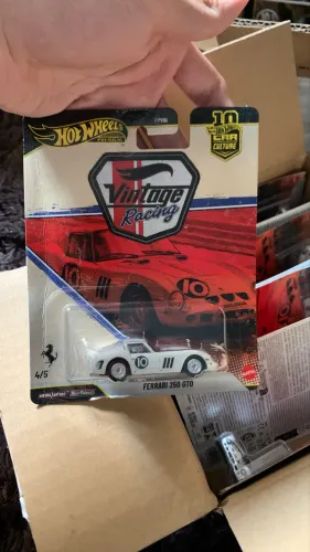Hotwheels premium Ferrari 250 gto