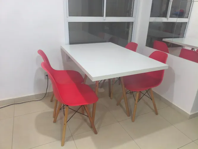 MESA 4 CADEIRAS 