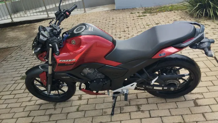 Moto Yamaha fz15 2024 2025
