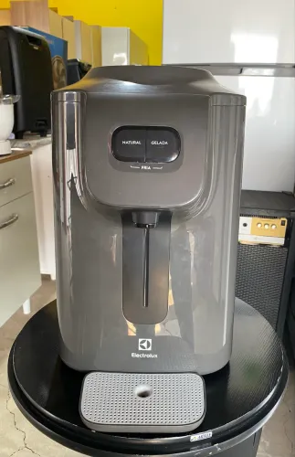 Bebedouro de mesa - Electrolux 