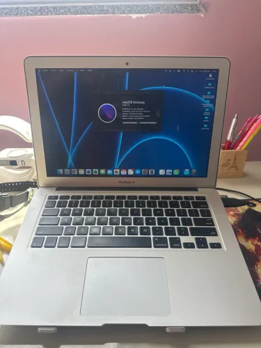 Vendo MacBook sem detalhes 