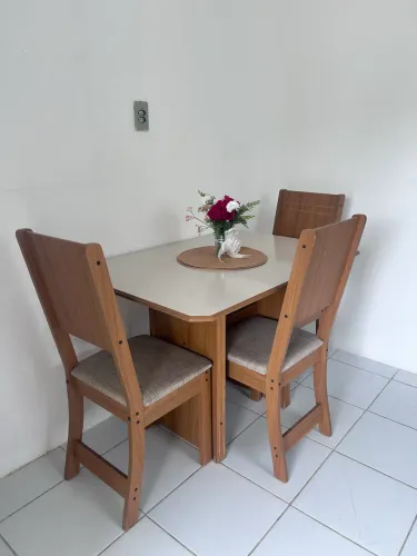 Mesa quatro cadeiras 
