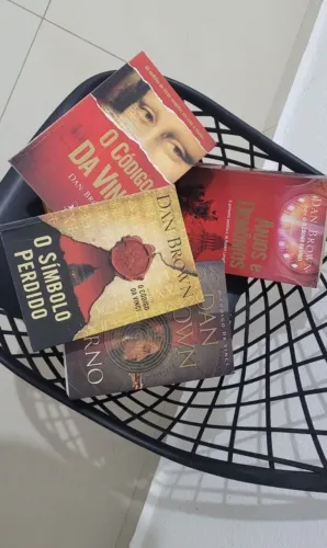 Combo 4 livros Dan Brown (O Código Da Vinci, Anjos e Demônios, O Símbolo Perdido e Infern