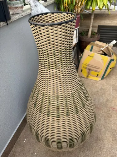Vaso Decorativo Grande em Fibra Sintética (Rattan) para Plantas / Decoração