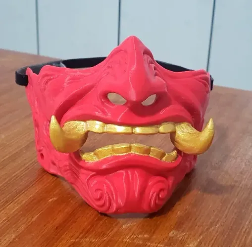 MÁSCARA SAMURAI ONI - VERMELHO E DOURADO