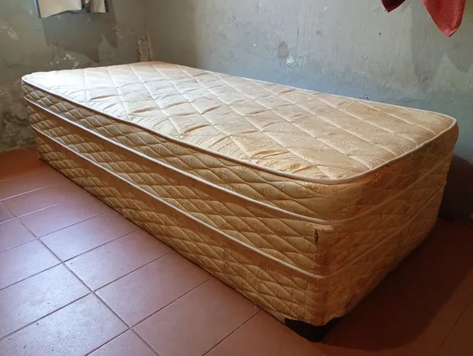 Cama box solteiro (valor negociável)