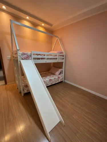 Beliche Montessoriana Casinha com Escorregador - Linda e Funcional
