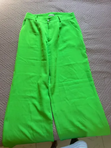 VENDO CALÇA PANTALONA VERDE