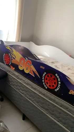 Cama infantil tipo carro