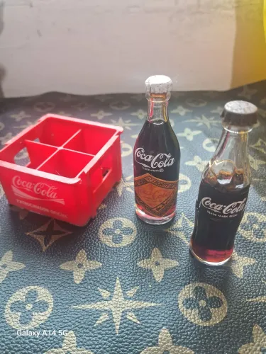 Garrafinhas de Coca-Cola vidro e caixinha kit com as 3 peças. Colecionadores