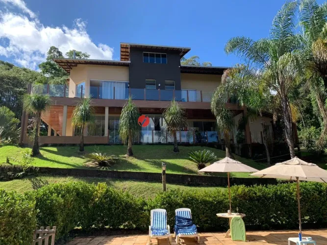 Casa maravilhosa à venda no Jardim de Petrópolis