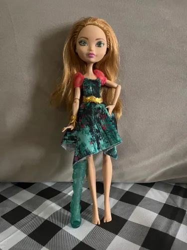 Boneca Ever After High Ashlynn Ella Bosque Encantado