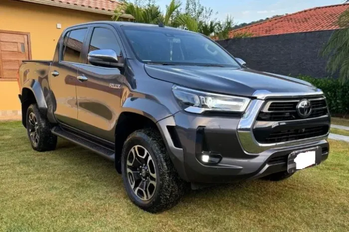 Toyota Hilux CD SRX Plus 4X4 2.8 TDI Die. Aut. 2024
