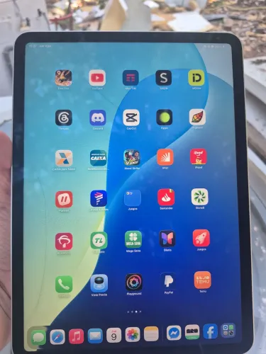 Ipad pro chip m2 11 polegadas 128gb( esta com 3 riscos quase imperceptível ) 