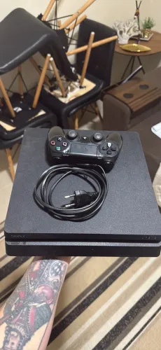 Ps4 slim
