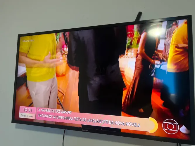 TV Samsung 40" T5300 Smart TV