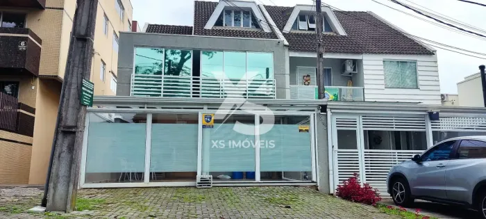 BAIXOU PRA FECHAR RAPIDO! Sobrado Triplex 3 quartos uma suíte(reformado) 2 vagas Bacacheri