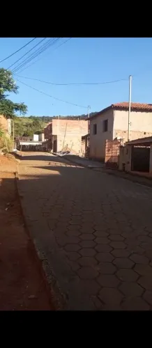 Casa no bairro cachoeirinha em Peçanha 