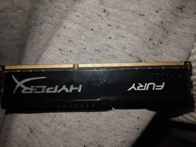Memória RAM Kingston HyperX Fury 8GB DDR3 ? Desktop