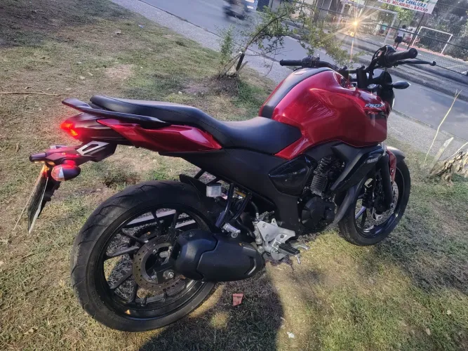 Vendo moto Yamaha fz15 2024