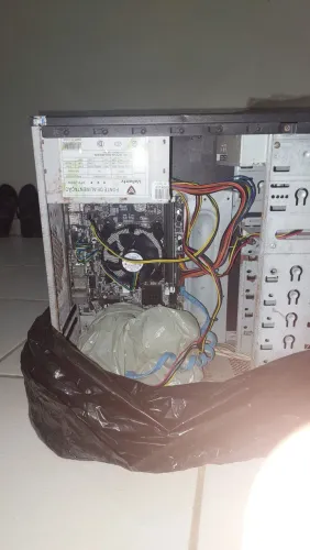 Sucata de pc antigo