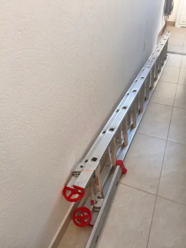Escada extensível 11 x 2 degraus Botafogo