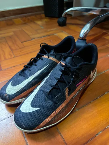 Chuteira Nike Phantom GT Futsal