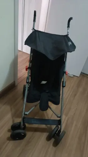 Carrinho de bebe (guarda chuva)