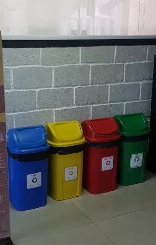 Conjunto 5 Lixeiras 60 Litros Para Coleta Seletiva (sob normas da ANVISA)