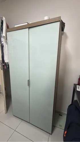 ARMÁRIO 2 PORTAS 4 PRATELEIRAS
