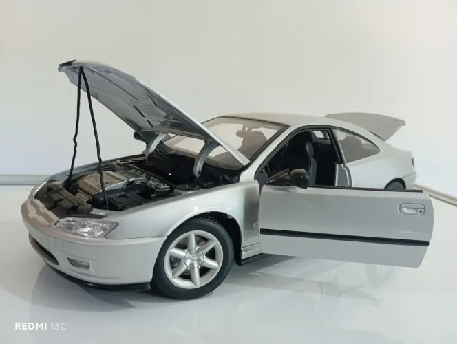 Raríssima Miniatura Peugeot 406 Coupê by Pininfarina - GATE - escala 1/18