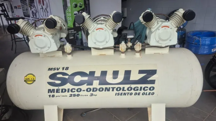 Compressor SCHULZ Odontológico 18 pes 250 litros